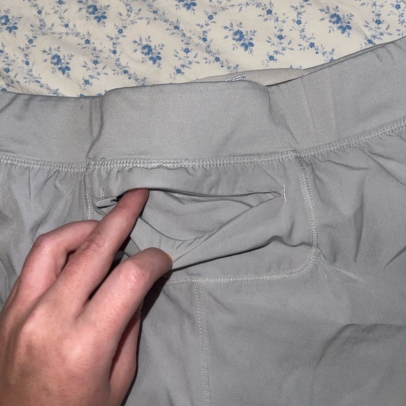 under armour shorts - Picture 3 of 5